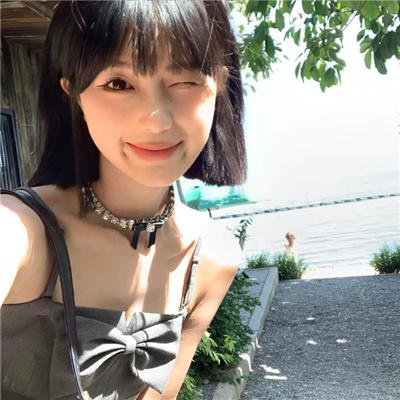杜鹃花飞